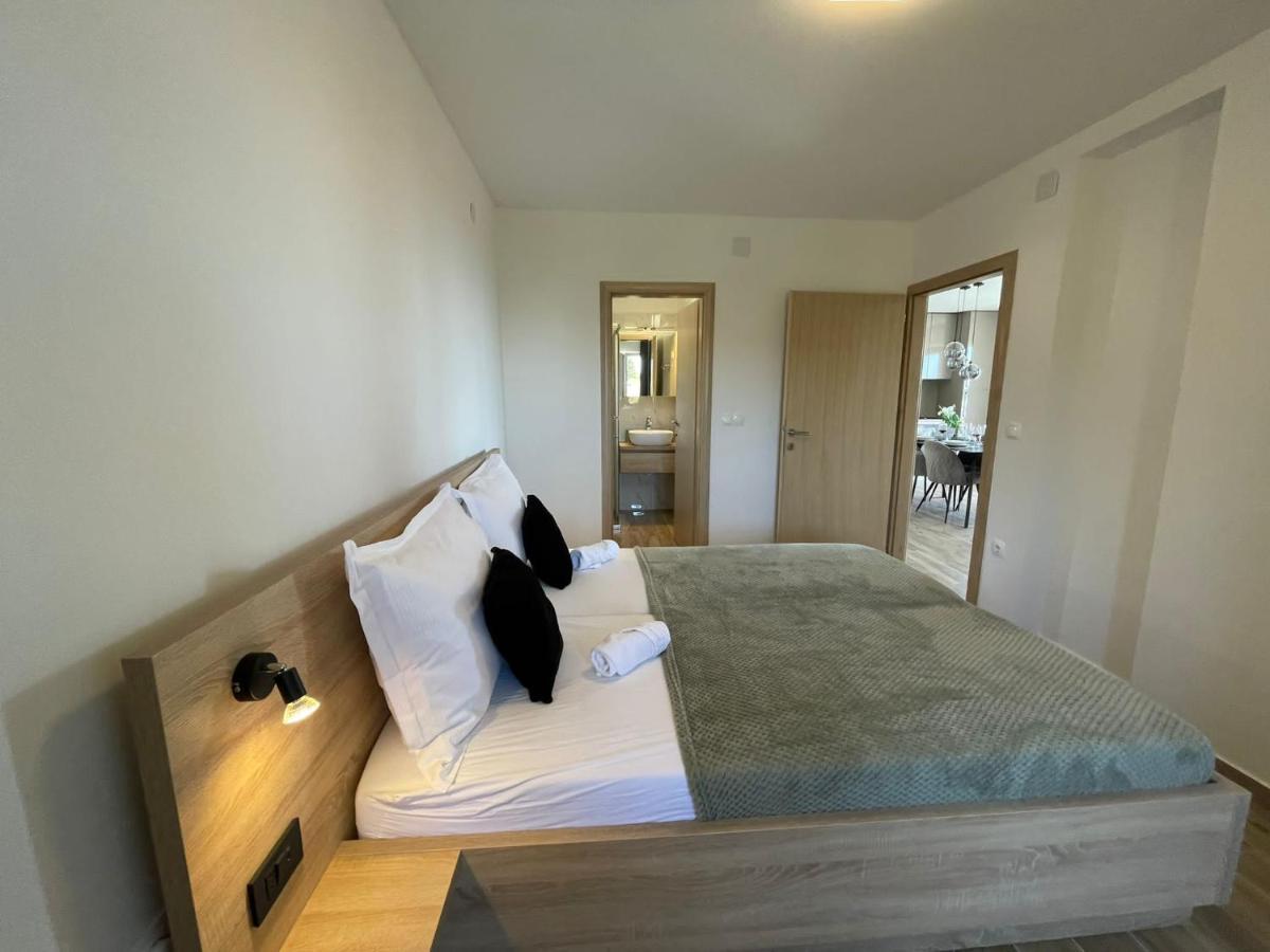 Apartmani Starigrad Paklenica - Danijel Exterior photo
