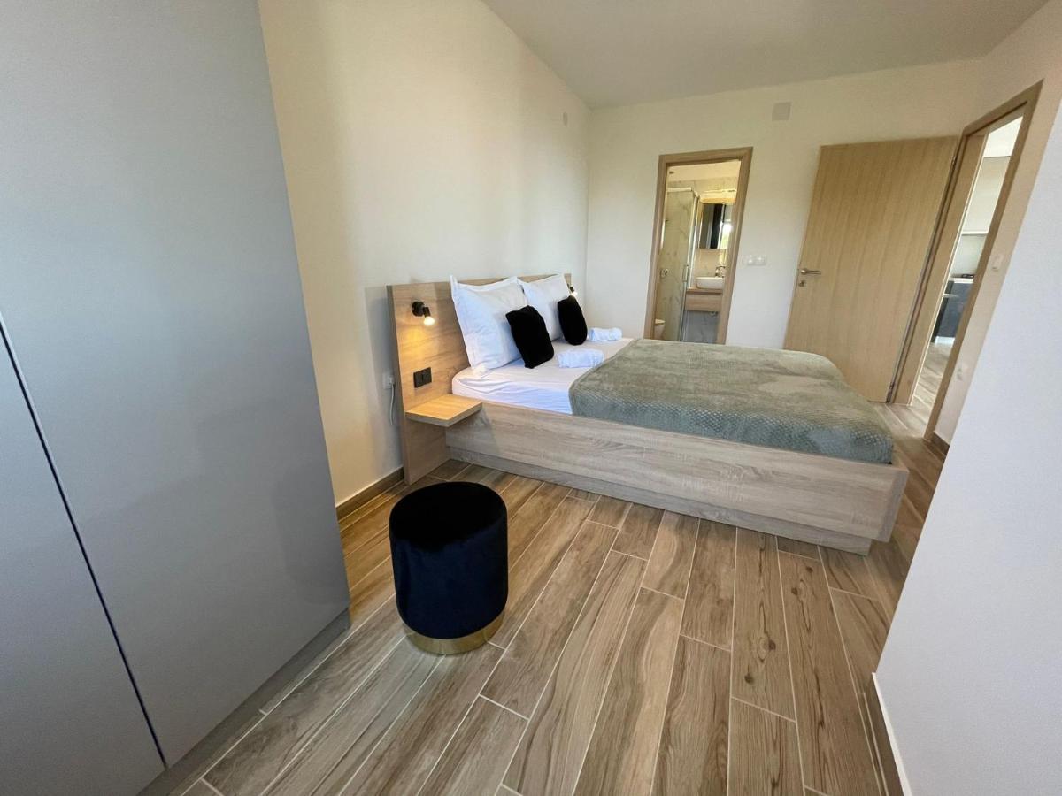 Apartmani Starigrad Paklenica - Danijel Exterior photo